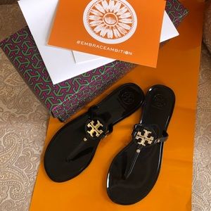 • TORY BURCH MINI MILLER THONG SANDALS •